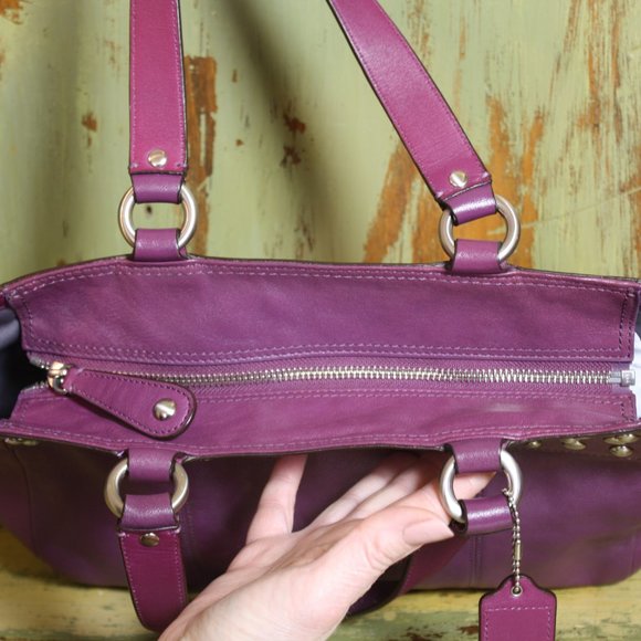 Coach purple leather studded shoulder bag - Picture 3 of 7